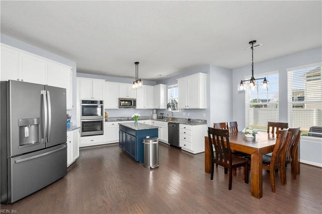 815 Angel Wing DR, Chesapeake, VA 23323