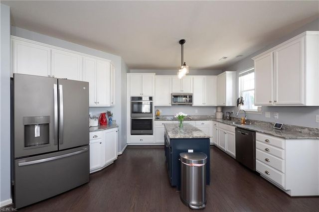 815 Angel Wing DR, Chesapeake, VA 23323