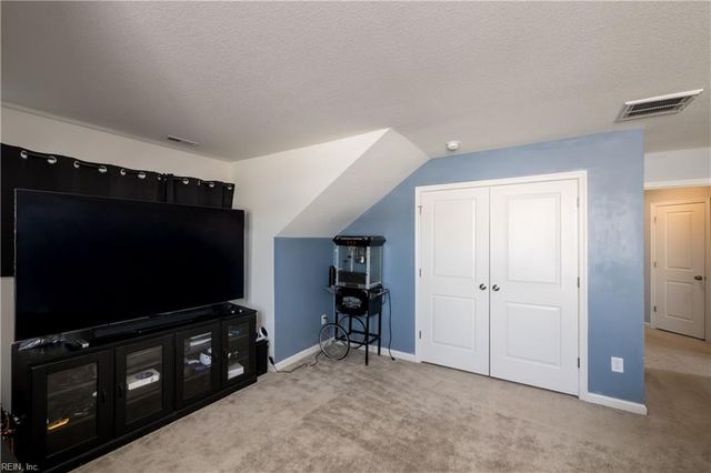 815 Angel Wing DR, Chesapeake, VA 23323