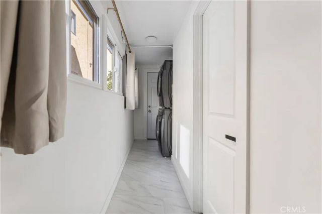 940 everett, Los Angeles, CA 90026