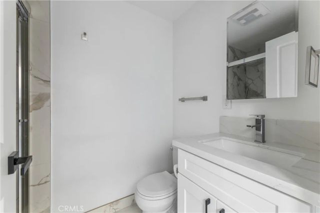 940 everett, Los Angeles, CA 90026