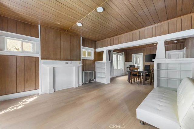 940 everett, Los Angeles, CA 90026