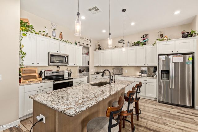 8998 W GARNET MOUNTAIN Drive, Casa Grande, AZ 85194