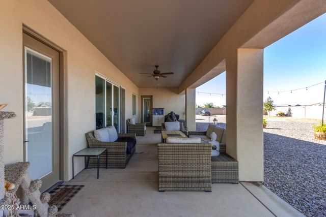 8998 W GARNET MOUNTAIN Drive, Casa Grande, AZ 85194