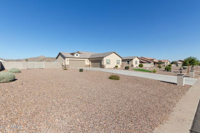 8998 W GARNET MOUNTAIN Drive, Casa Grande, AZ 85194