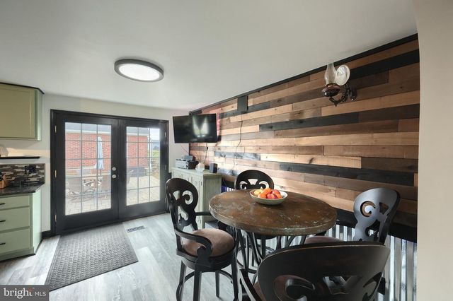 1826 POWDER MILL RD, York, PA 17402