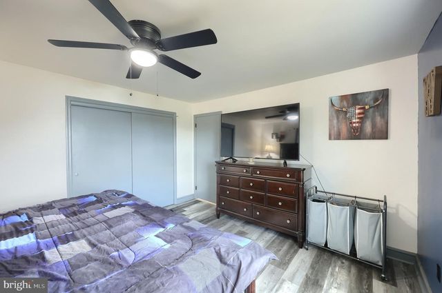 1826 POWDER MILL RD, York, PA 17402