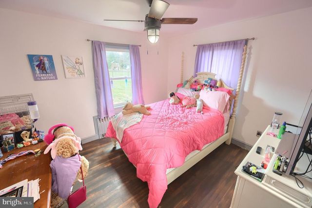 1826 POWDER MILL RD, York, PA 17402