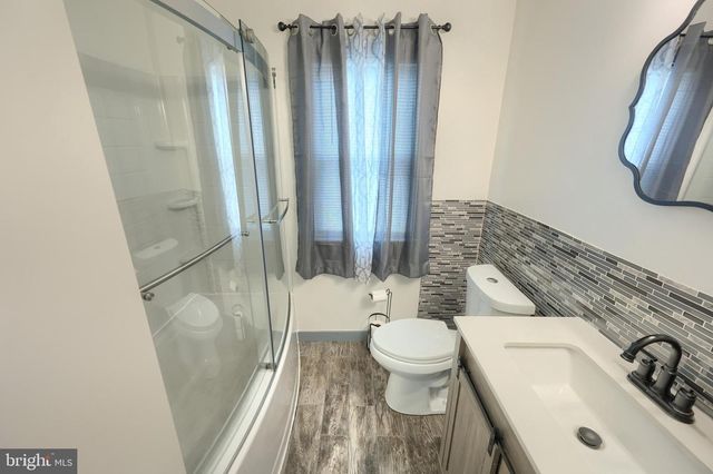 1826 POWDER MILL RD, York, PA 17402