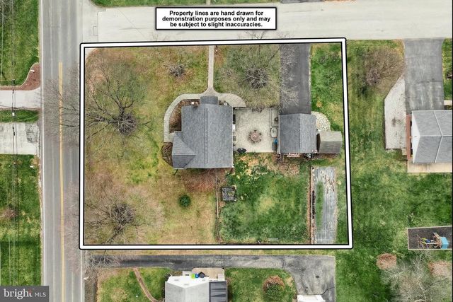 1826 POWDER MILL RD, York, PA 17402