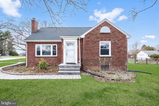 1826 POWDER MILL RD, York, PA 17402