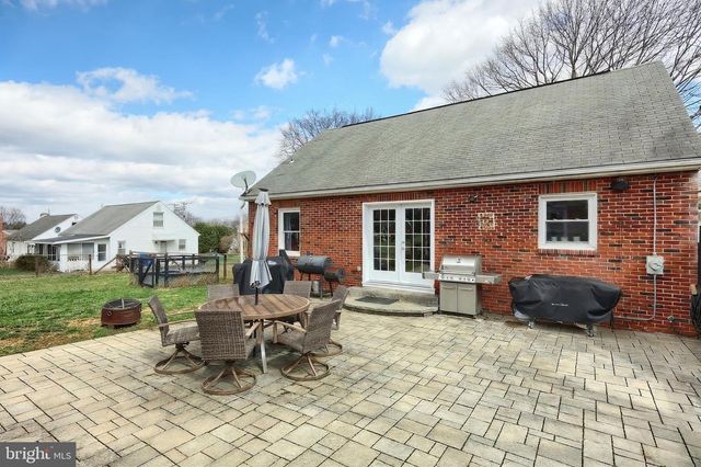 1826 POWDER MILL RD, York, PA 17402