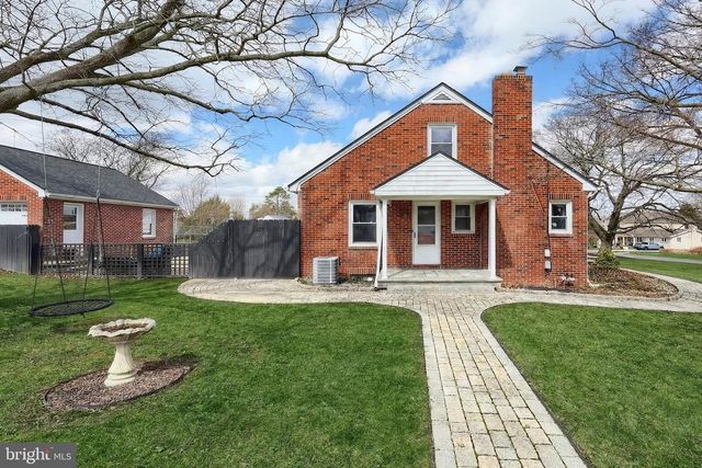 1826 POWDER MILL RD, York, PA 17402