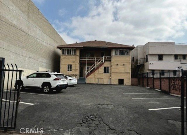 811 S Vermont, Los Angeles, CA 90005