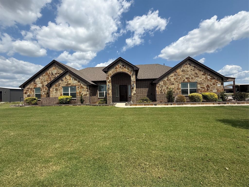 2497 County Road 2704, Caddo Mills, TX 75135