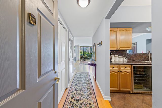 55 W Delaware Place 608, Chicago, IL 60610