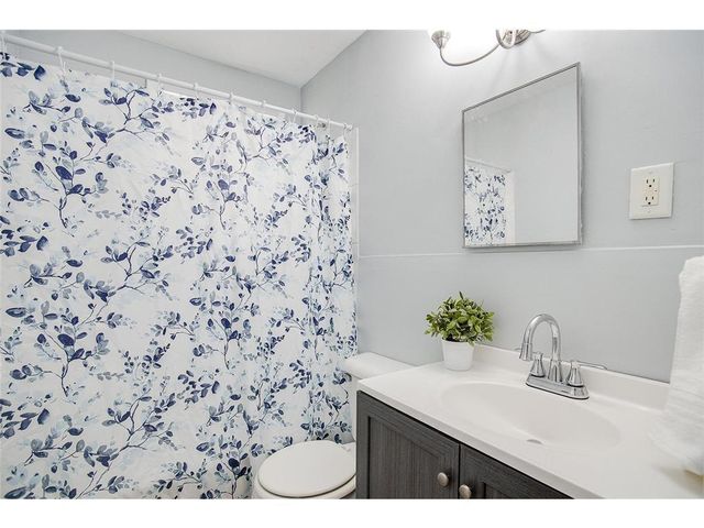 914 Burr Street, Saint Paul, MN 55130