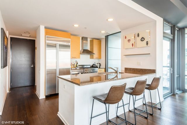240 E Illinois Street 2202, Chicago, IL 60611
