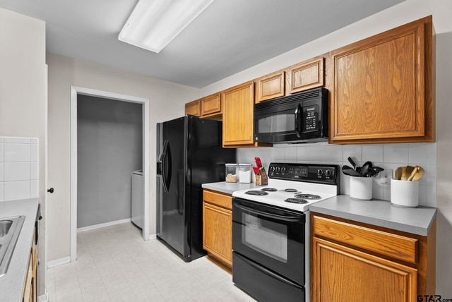 304 Azalea Trail, Whitehouse, TX 75791