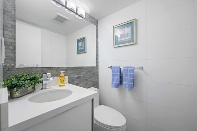 10275 Collins Avenue 722, Bal Harbour, FL 33154