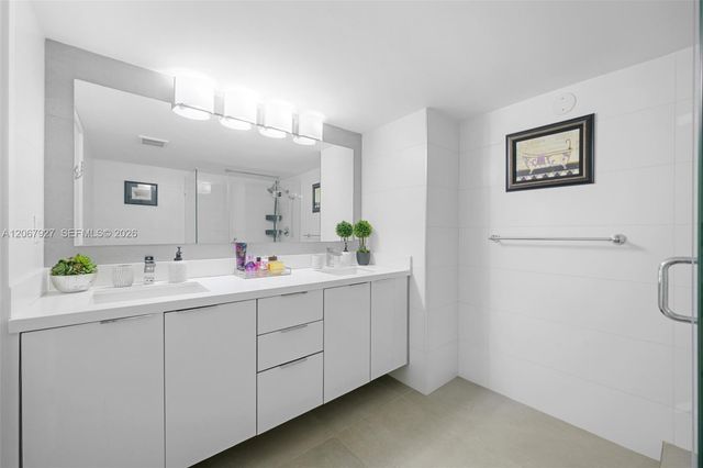 10275 Collins Avenue 722, Bal Harbour, FL 33154