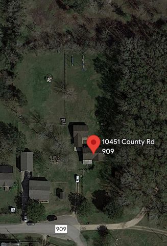 10451 County Road 909, Alvin, TX 77511