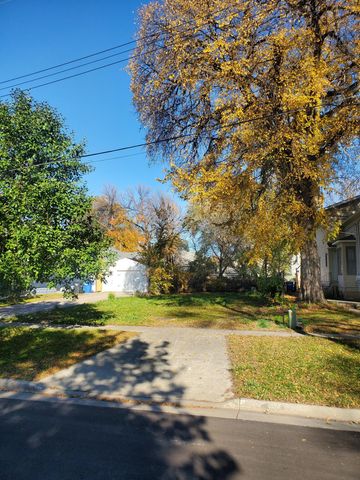 1345 4th Avenue S, Fargo, ND 58103