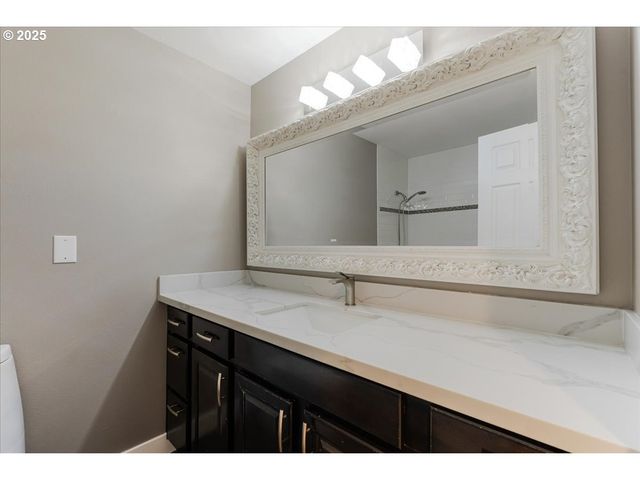 2706 Se SPRUCE St, Hillsboro, OR 97123