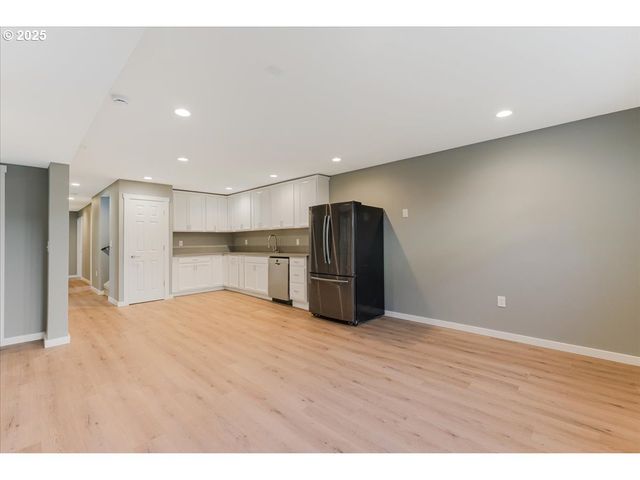 2706 Se SPRUCE St, Hillsboro, OR 97123