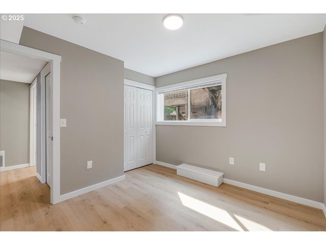 2706 Se SPRUCE St, Hillsboro, OR 97123