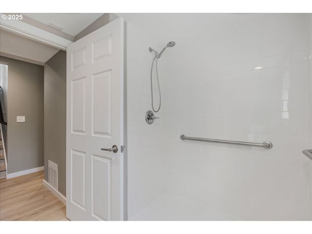 2706 Se SPRUCE St, Hillsboro, OR 97123