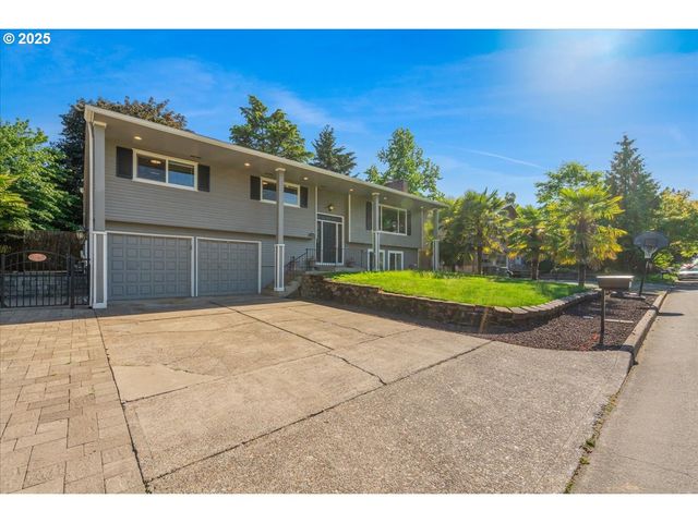 2706 Se SPRUCE St, Hillsboro, OR 97123