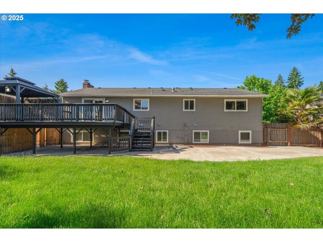 2706 Se SPRUCE St, Hillsboro, OR 97123