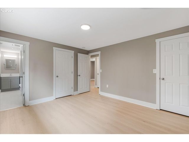 2706 Se SPRUCE St, Hillsboro, OR 97123