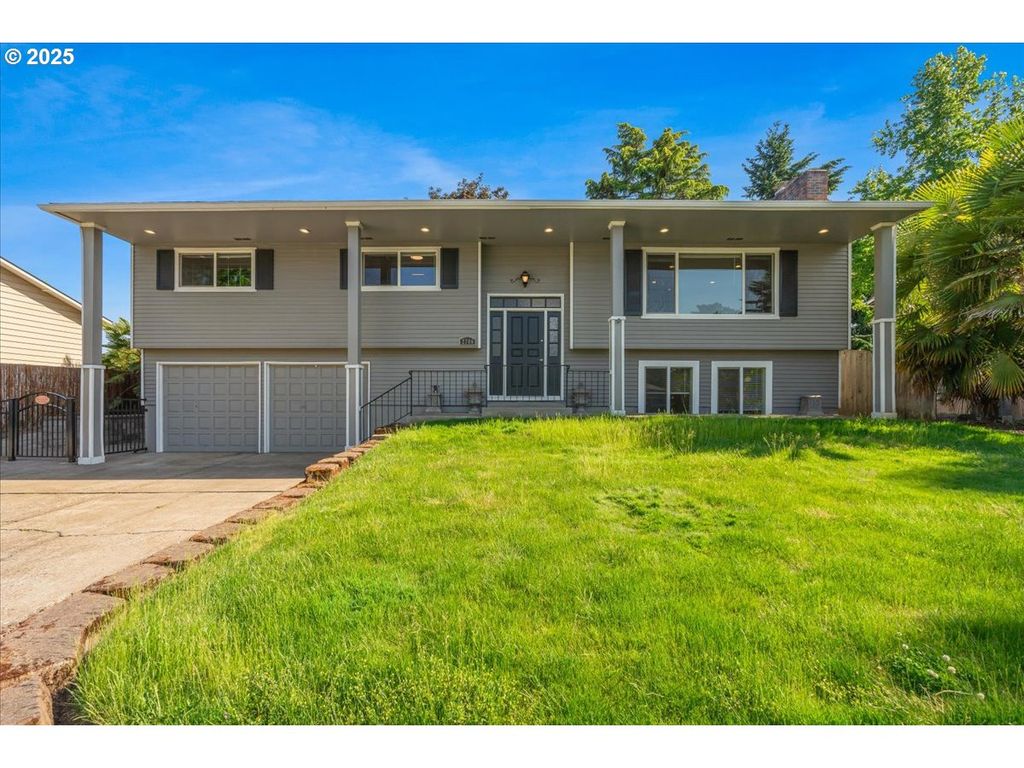 2706 Se SPRUCE St, Hillsboro, OR 97123