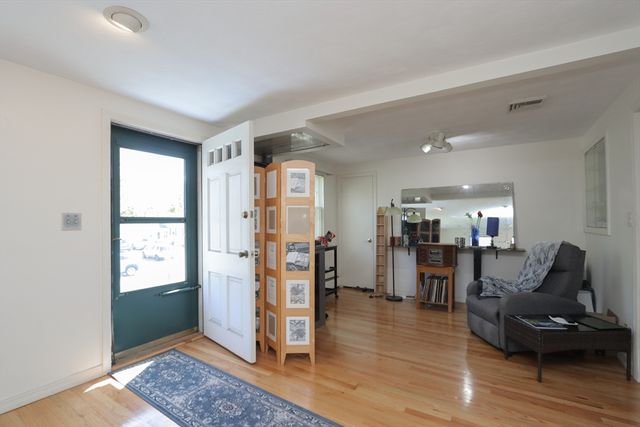 49 Fitzgerald Rd, Springfield, MA 01104