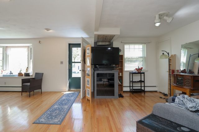 49 Fitzgerald Rd, Springfield, MA 01104
