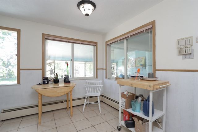 49 Fitzgerald Rd, Springfield, MA 01104