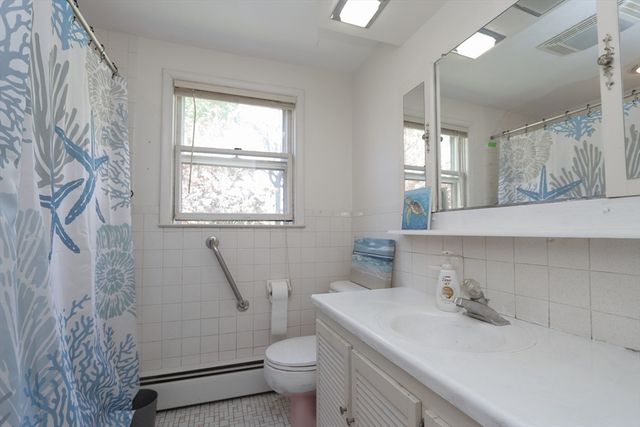 49 Fitzgerald Rd, Springfield, MA 01104