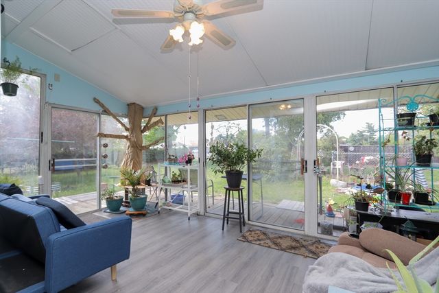 49 Fitzgerald Rd, Springfield, MA 01104