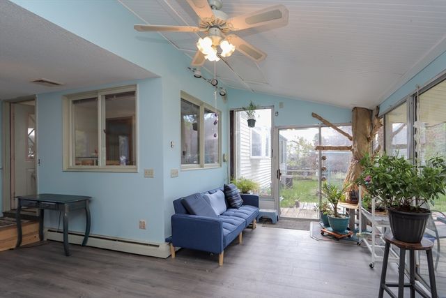 49 Fitzgerald Rd, Springfield, MA 01104
