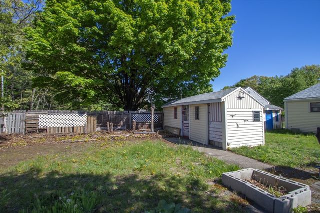 49 Fitzgerald Rd, Springfield, MA 01104