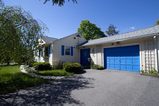 49 Fitzgerald Rd, Springfield, MA 01104