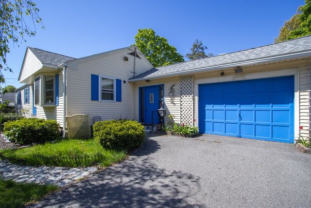 49 Fitzgerald Rd, Springfield, MA 01104