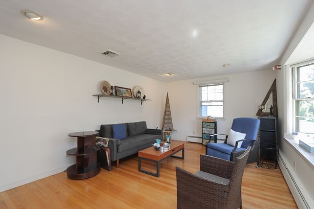 49 Fitzgerald Rd, Springfield, MA 01104