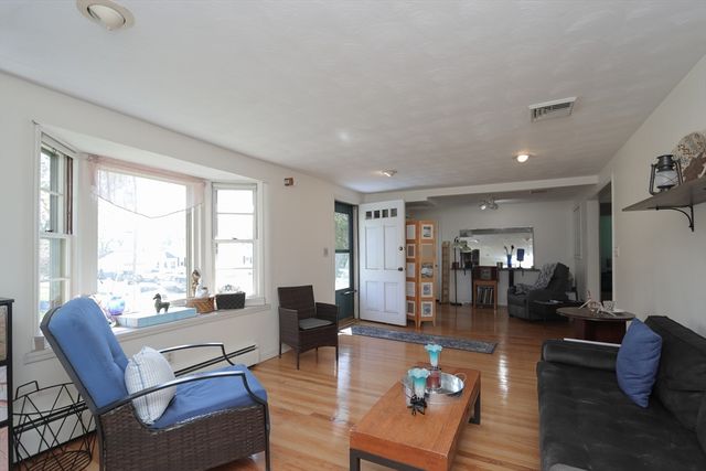 49 Fitzgerald Rd, Springfield, MA 01104