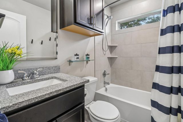 164 Racetrack Lane, Montgomery, TX 77356
