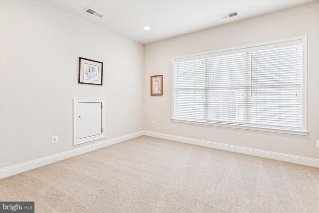 5934 BOWES CREEK PL, Gainesville, VA 20155