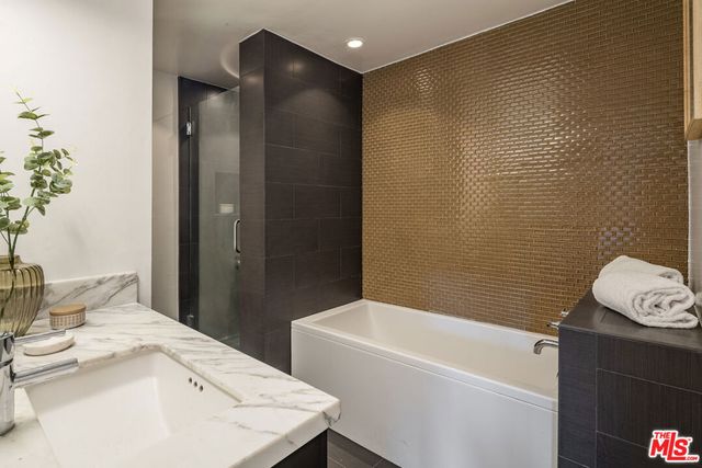 838 N Doheny Drive 1204, West Hollywood, CA 90069