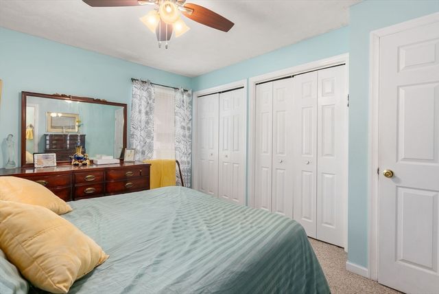 1072 Montgomery St, Chicopee, MA 01013